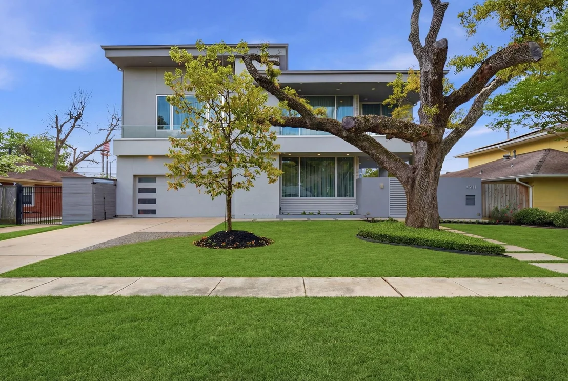 Photo of 4211 Markham Street