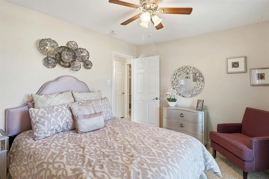 Photo of 6806 Oakleaf Trail Lane
