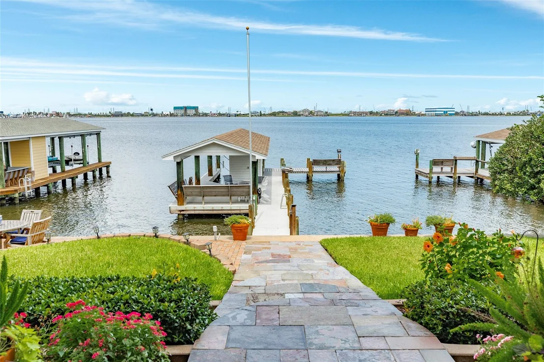 Photo of 7306 Offats Point Circle