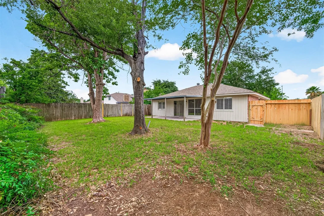 Photo of 18611 Spinney Lane Drive