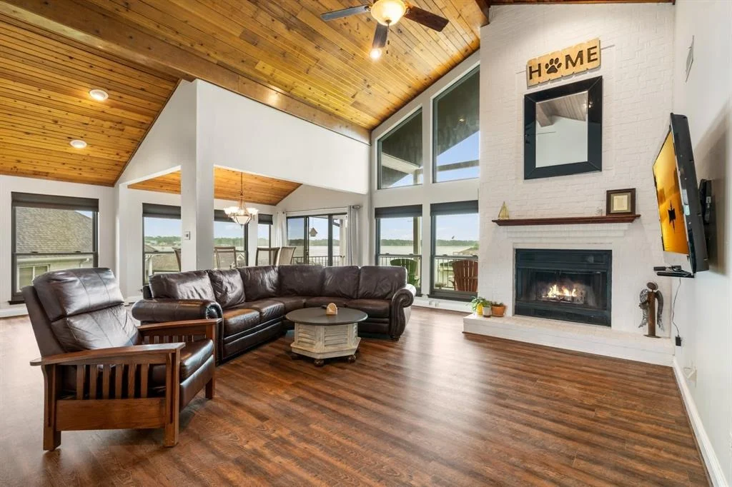 Photo of 1022 Lake View Drive