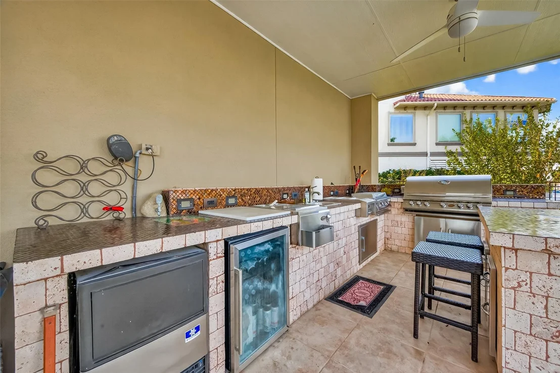Photo of 2242 Marina Way