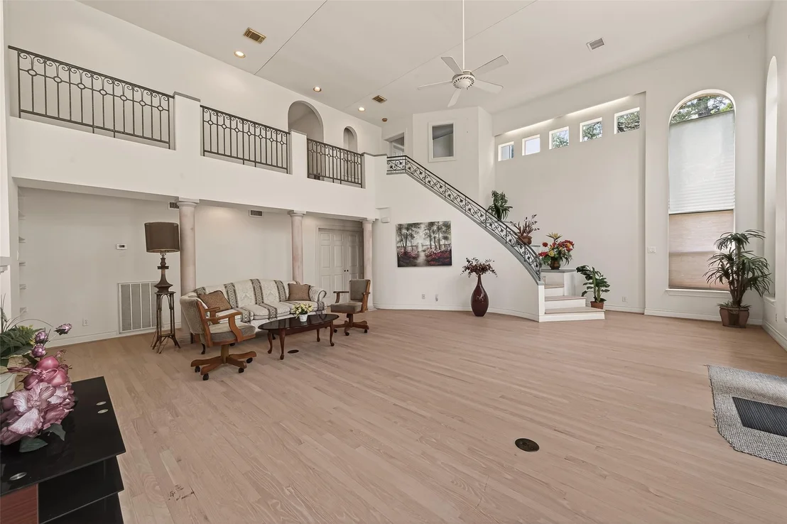 Photo of 5437 Loch Lomond Drive