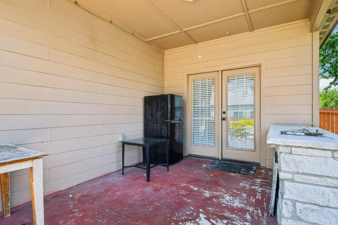 Photo of 128 Robertson Lane