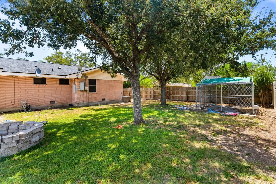Photo of 324 Woodlawn Street