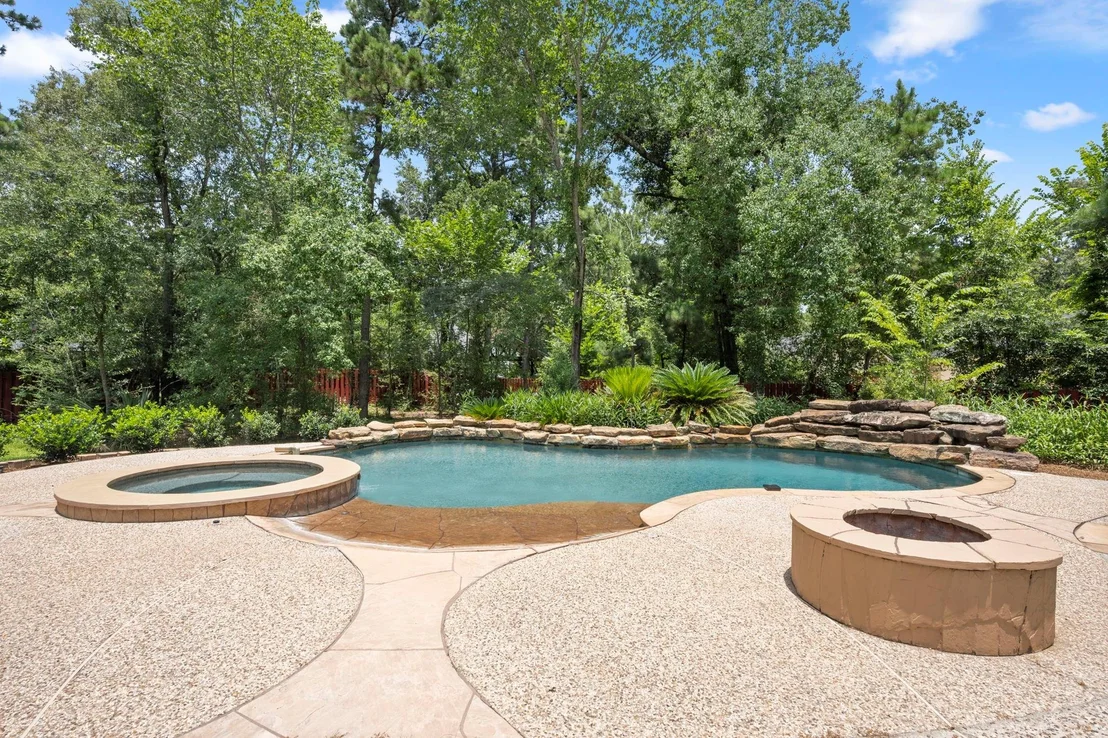 Photo of 8961 Fallsbrook Court