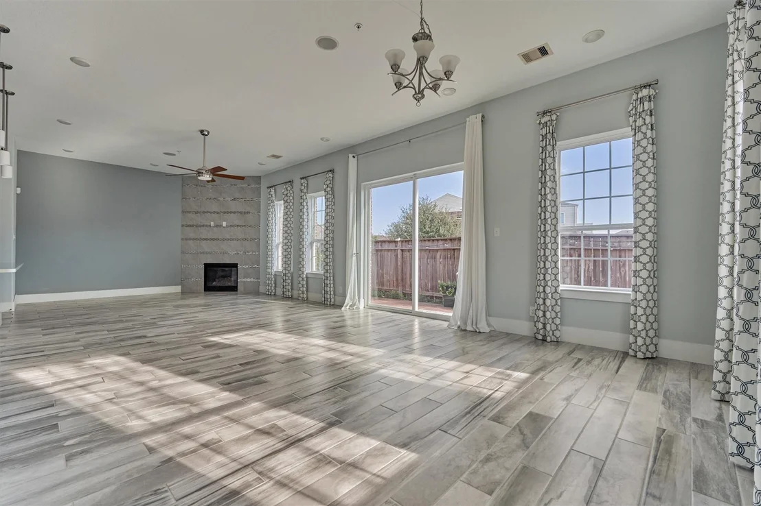 Photo of 2113 Solstice Boulevard