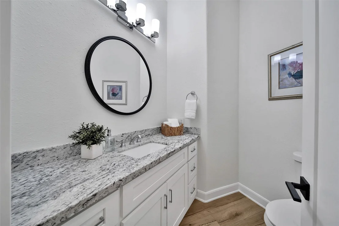 Photo of 1302 Avon Way