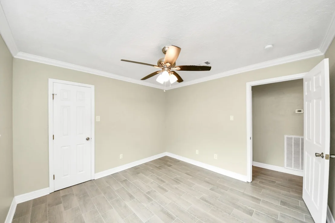 Photo of 1104 N Heron Drive