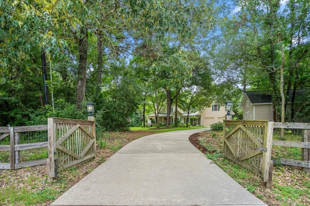 Photo of 107 Central Trace Drive