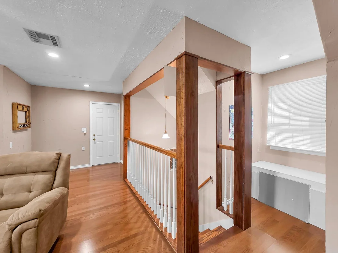 Photo of 520 Meadow Lane