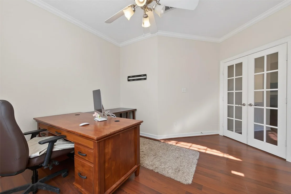 Photo of 3327 Willowbend Road