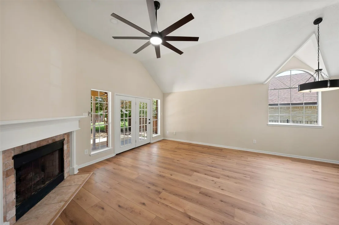 Photo of 6979 Breezy Point