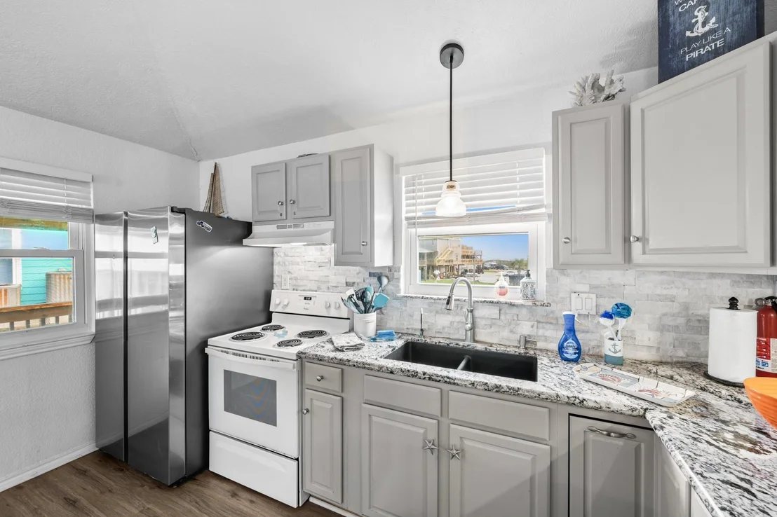 Photo of 125 Bay Avenue