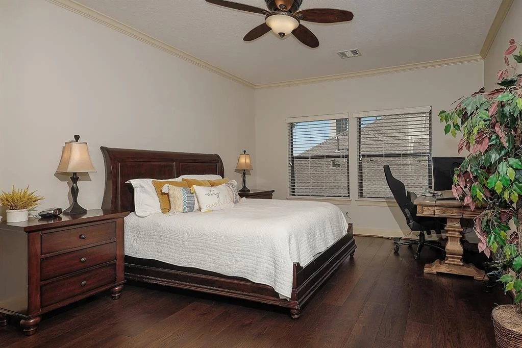 Photo of 6807 Pennwell