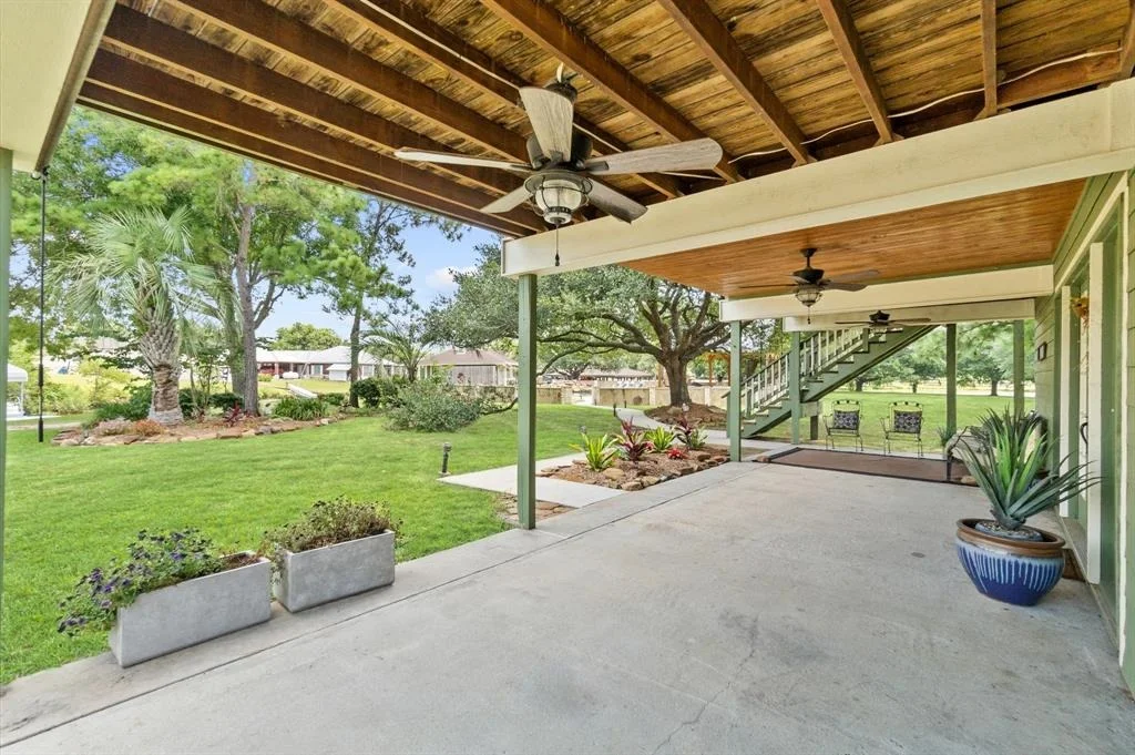 Photo of 11008 Hillside Drive