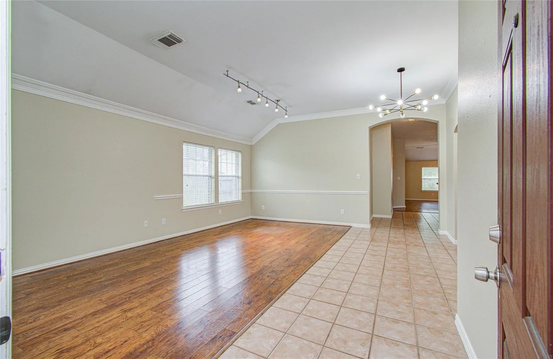 Photo of 18223 Heathridge Lane