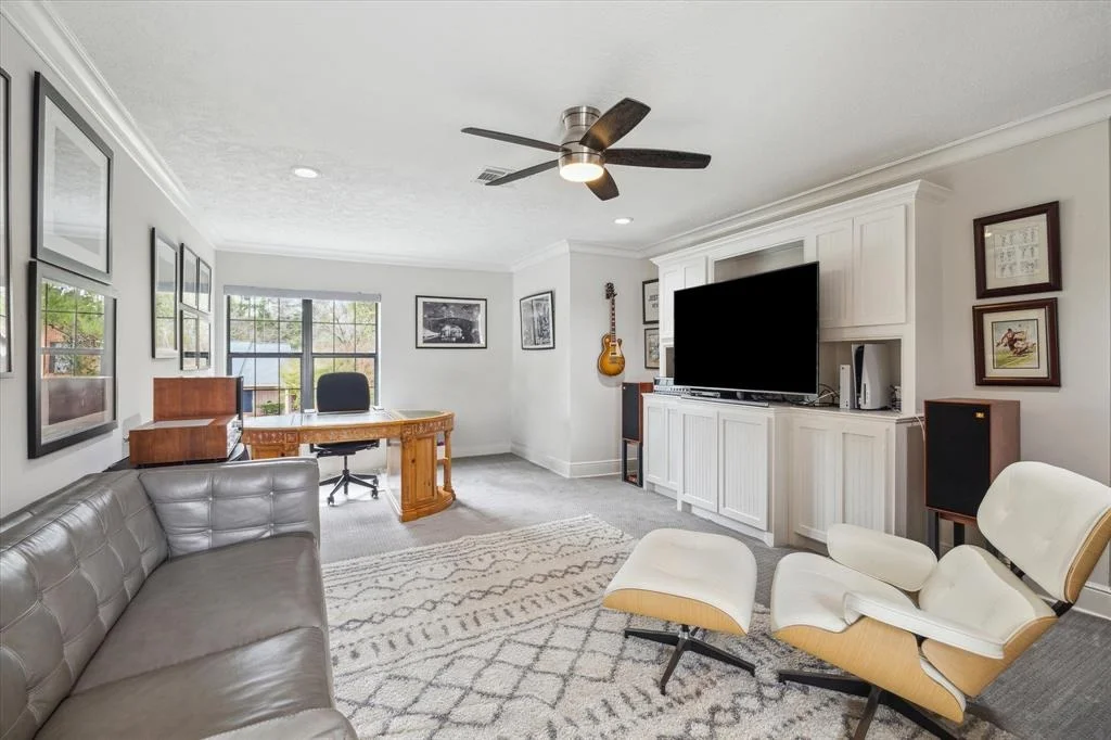 Photo of 9 S Brokenfern Drive