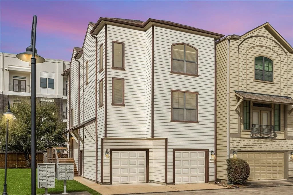 Photo of 3207 Garden Oaks View