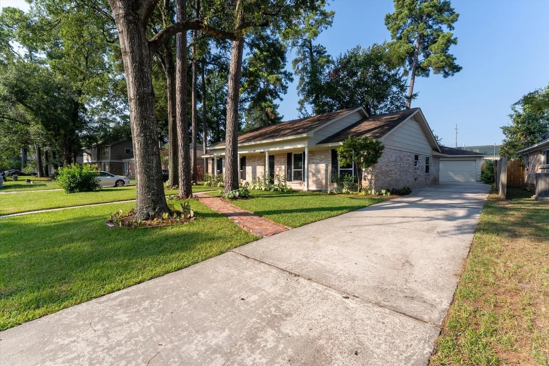 Photo of 25019 Barmby Drive