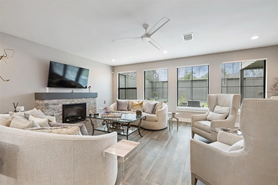 Photo of 2928 Suffolk Drive