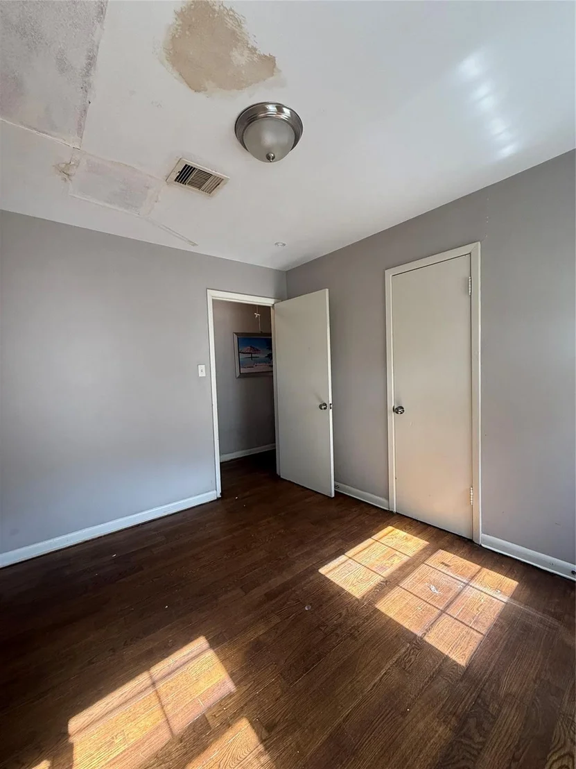 Photo of 725 Kyle Street