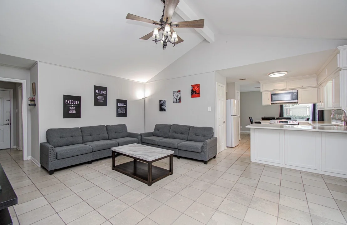 Photo of 8530 Rowan Lane