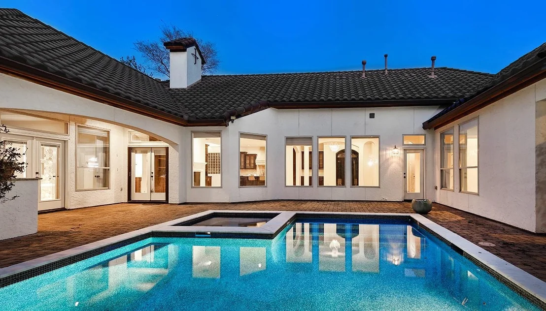 Photo of 10 Moatwood Court