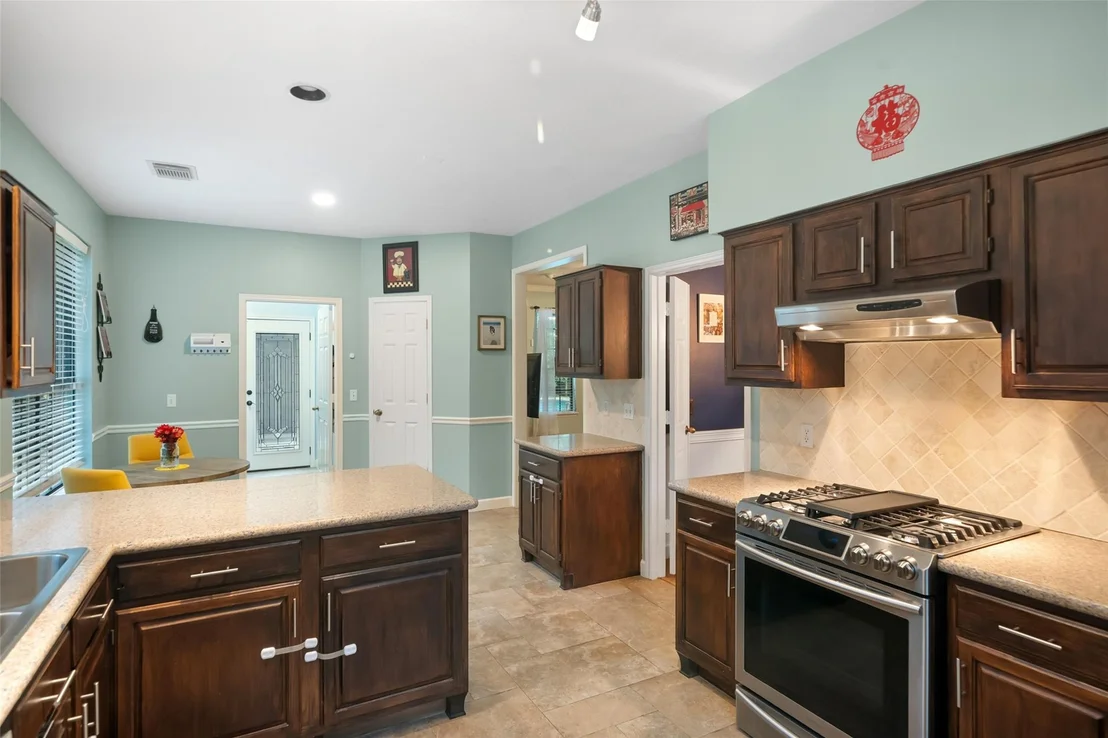 Photo of 84 E Stony End Place