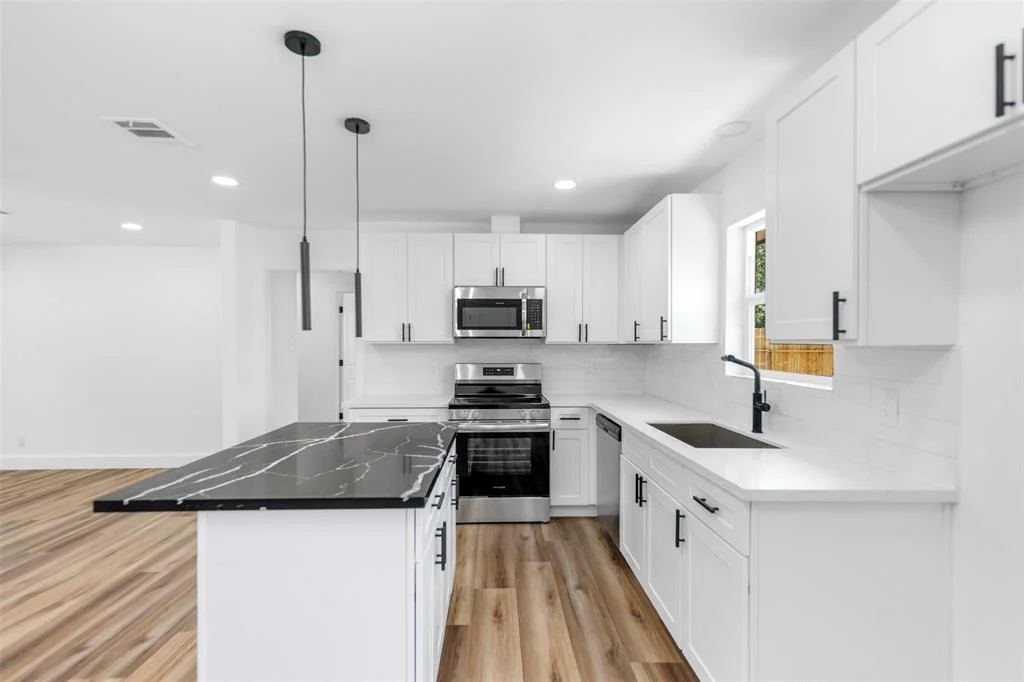 Photo of 1502 Glenmore Drive