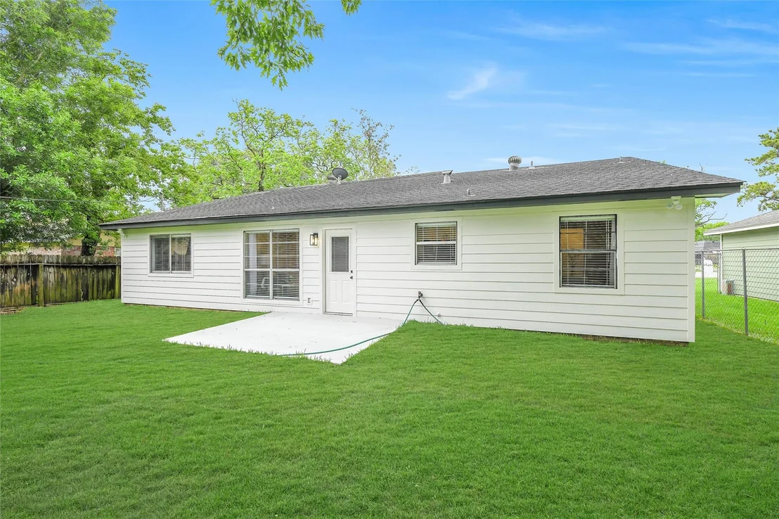 Photo of 8333 Lanham Lane