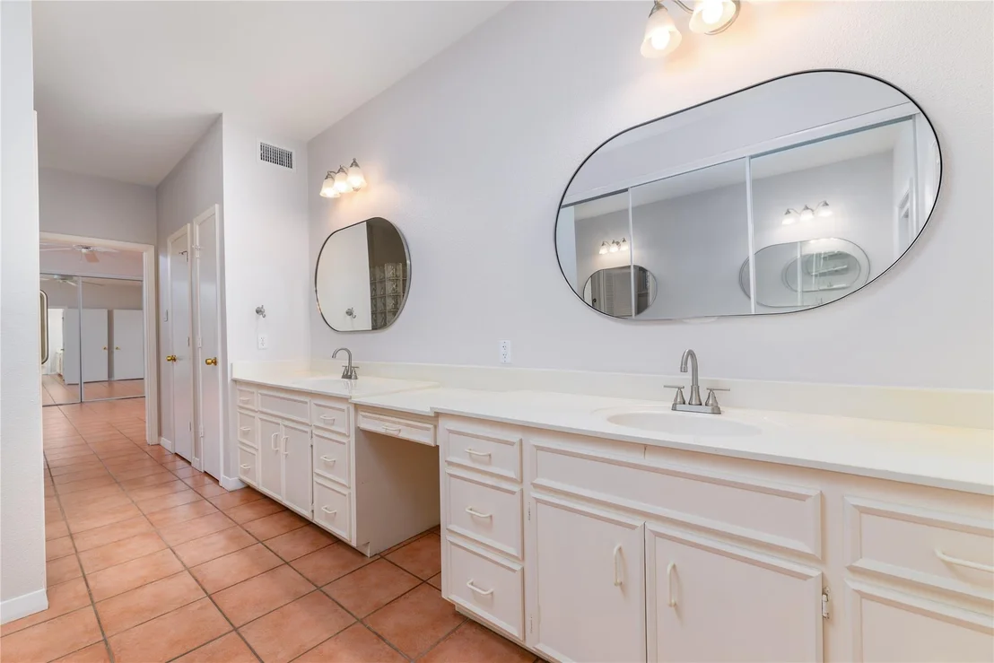 Photo of 904 Winston Drive
