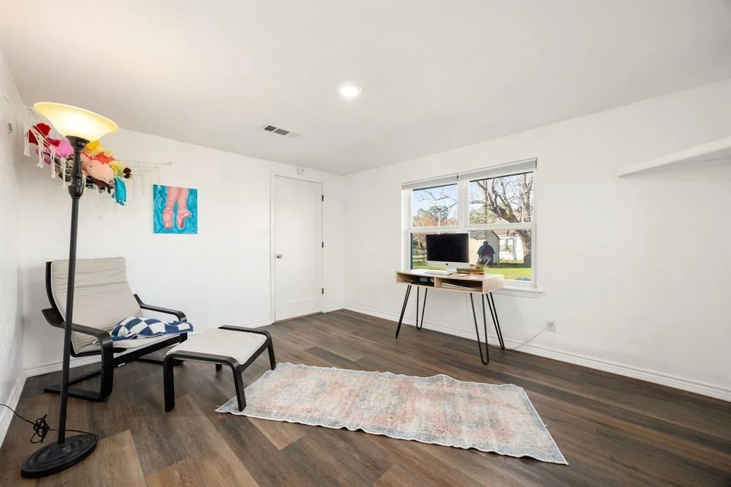 Photo of 33180 Wright Road