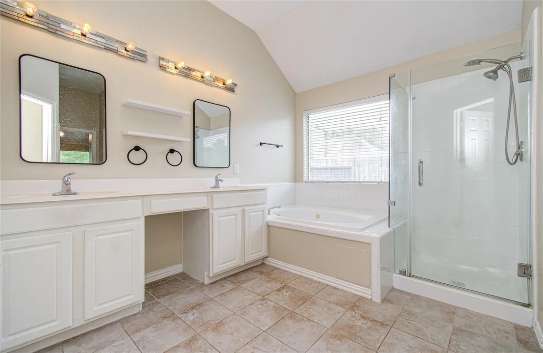 Photo of 18223 Heathridge Lane