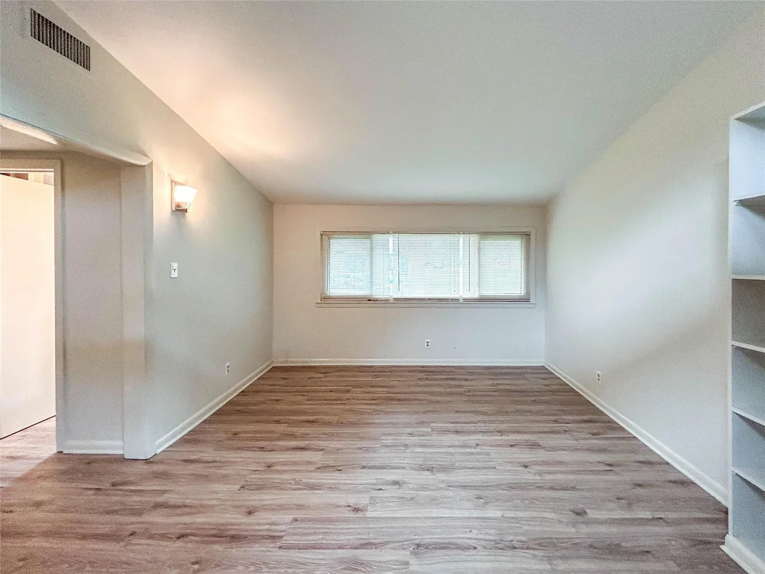 Photo of 530 Circle Way