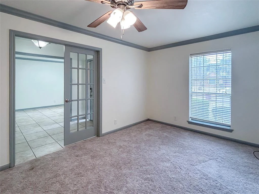 Photo of 129 White Oak Drive
