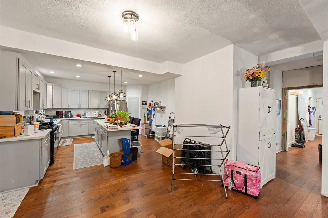 Photo of 2319 Creekleaf Road