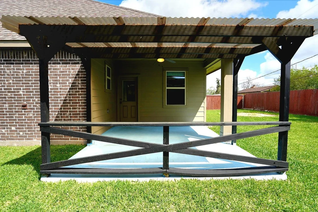 Photo of 704 Shadow Bend