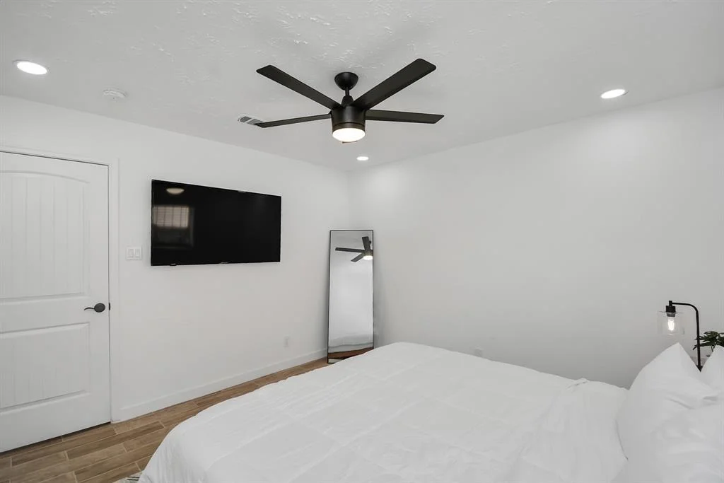 Photo of 9603 Sharpview Drive