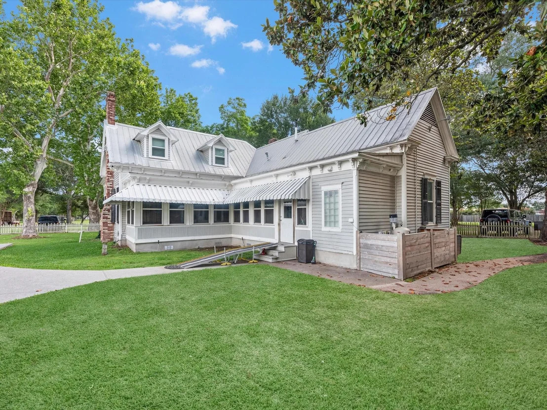 Photo of 305 Hill Street