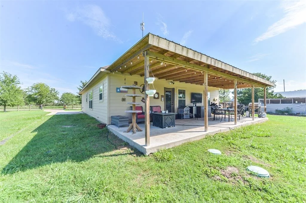 Photo of 5947 Mockingbird Lane