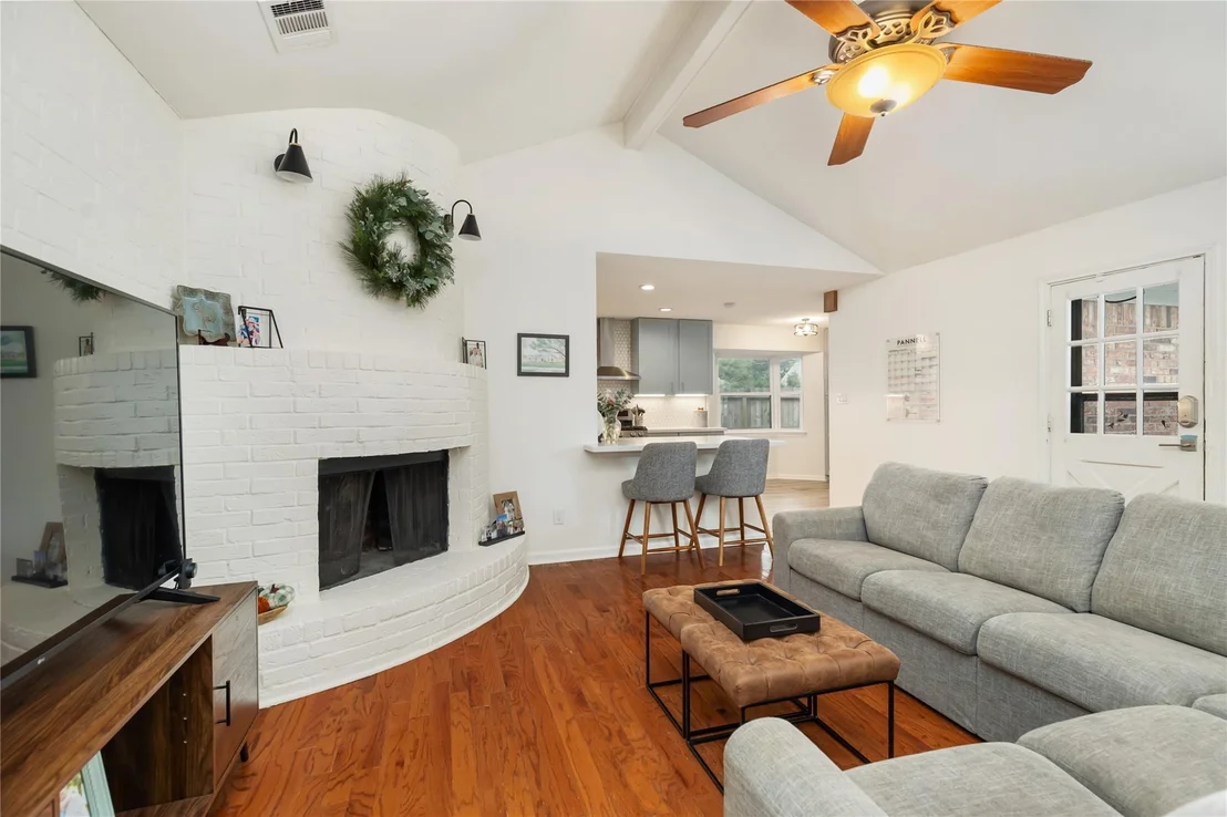 Photo of 12310 Waldemar Drive