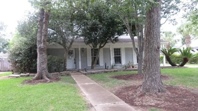 Photo of 831 Baronridge Drive
