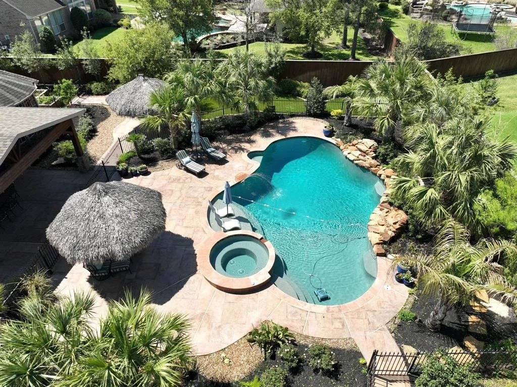 Photo of 6 White Meadow Court