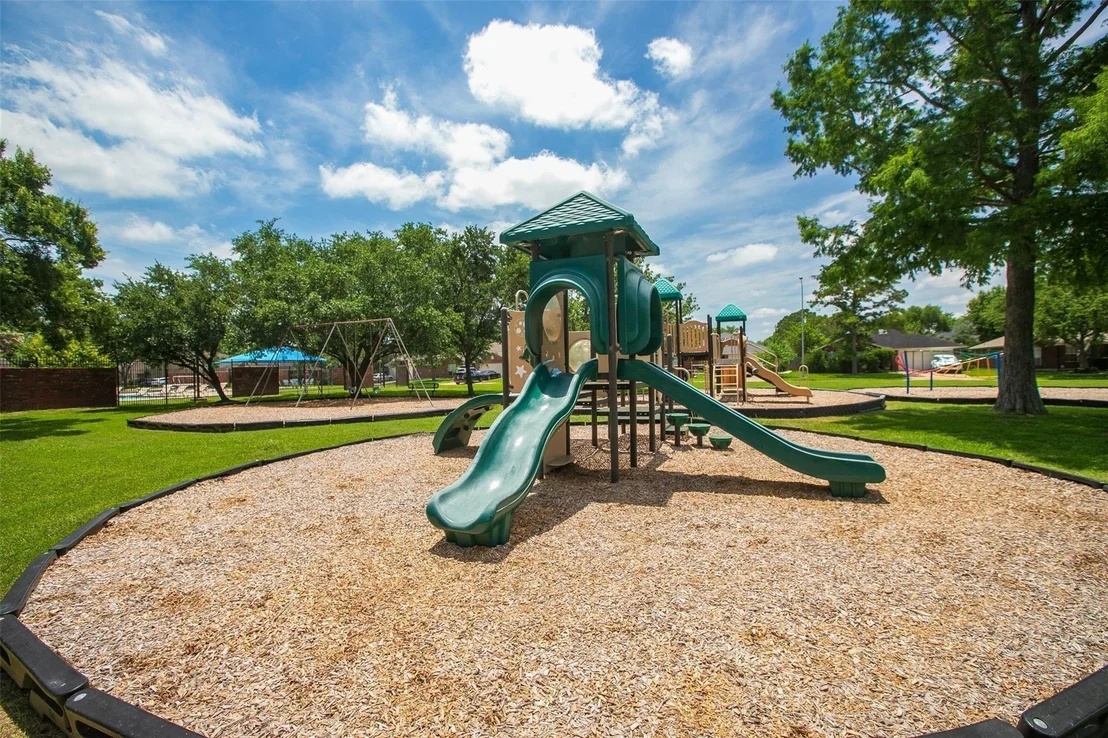 Photo of 4823 Meadowglen Drive
