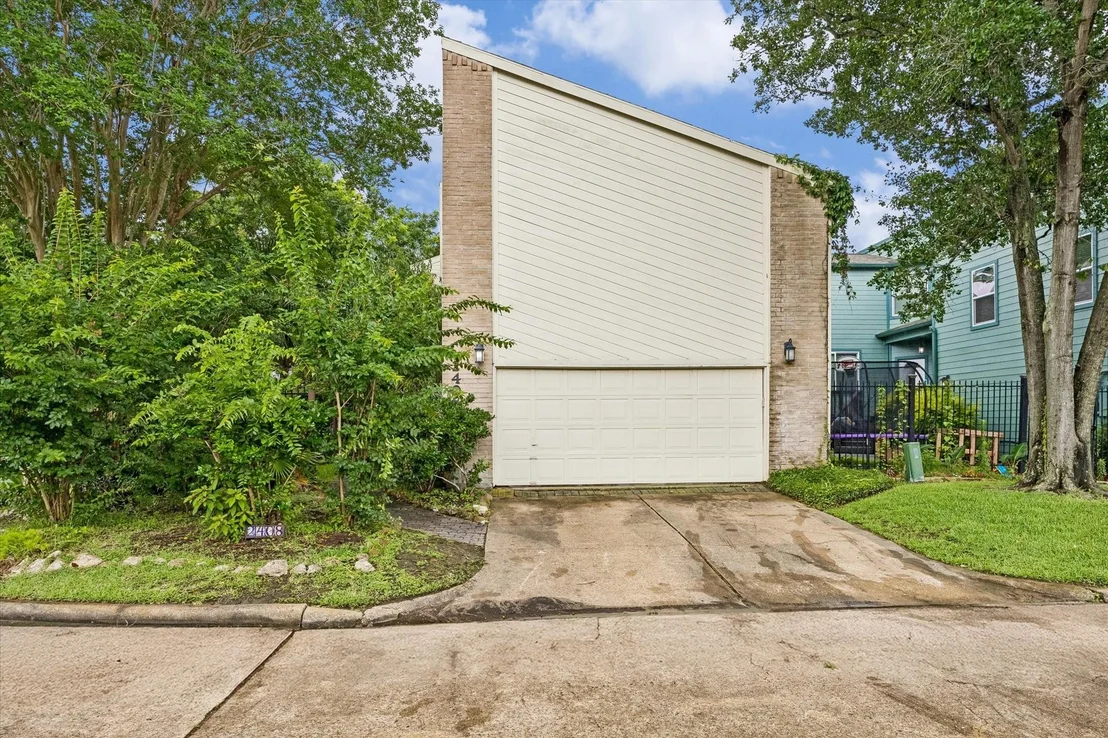 Photo of 2408 Intrepid Way
