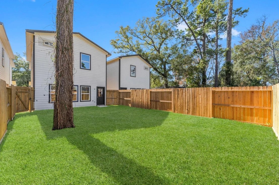 Photo of 8153 Crestview Drive