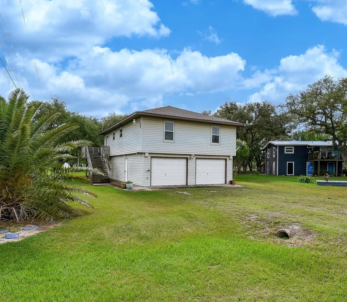 Photo of 225 Swallow Drive