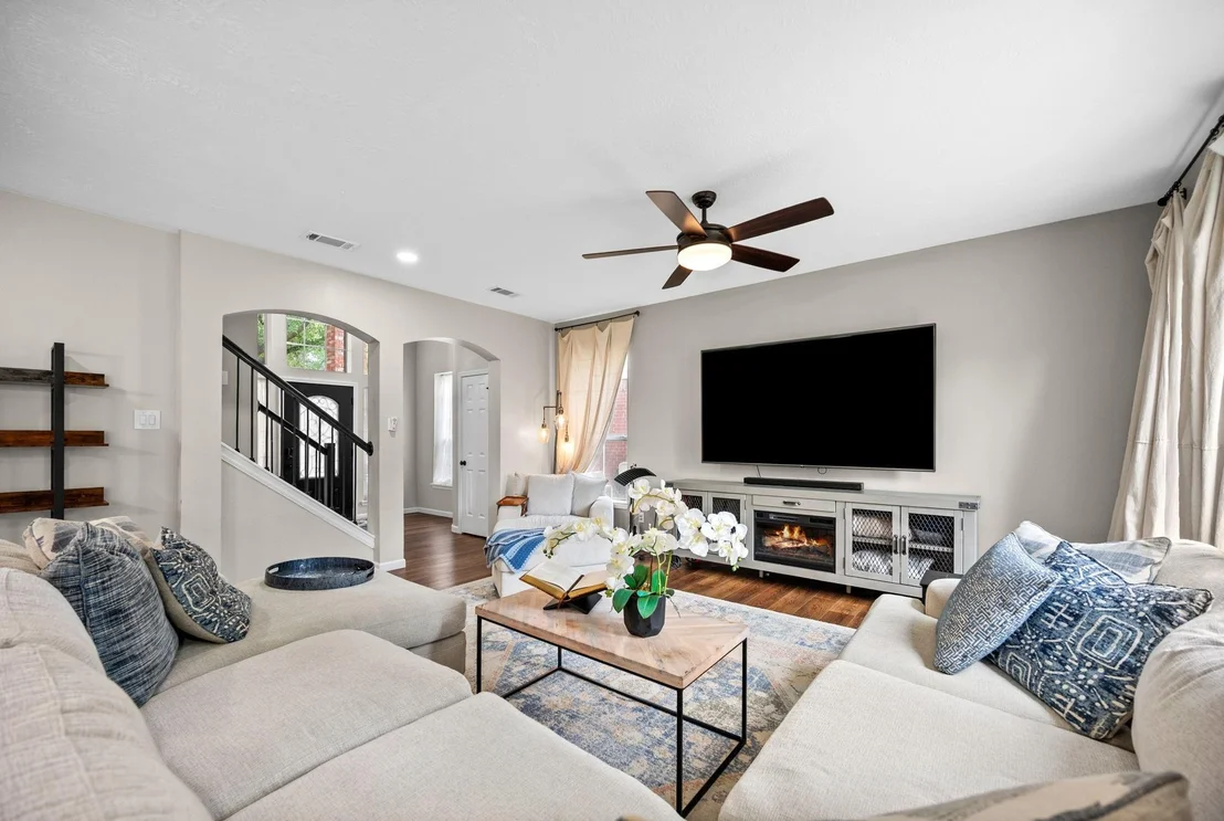 Photo of 814 Legend Spring Drive