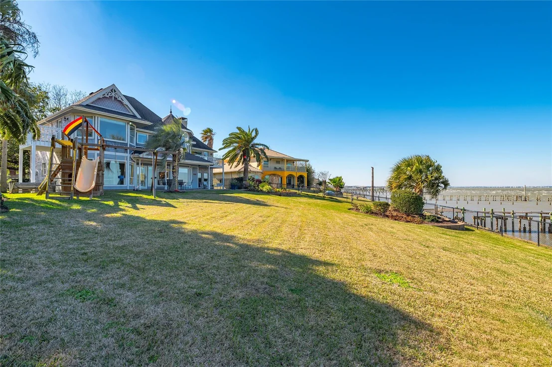 Photo of 5123 W Bayshore Drive